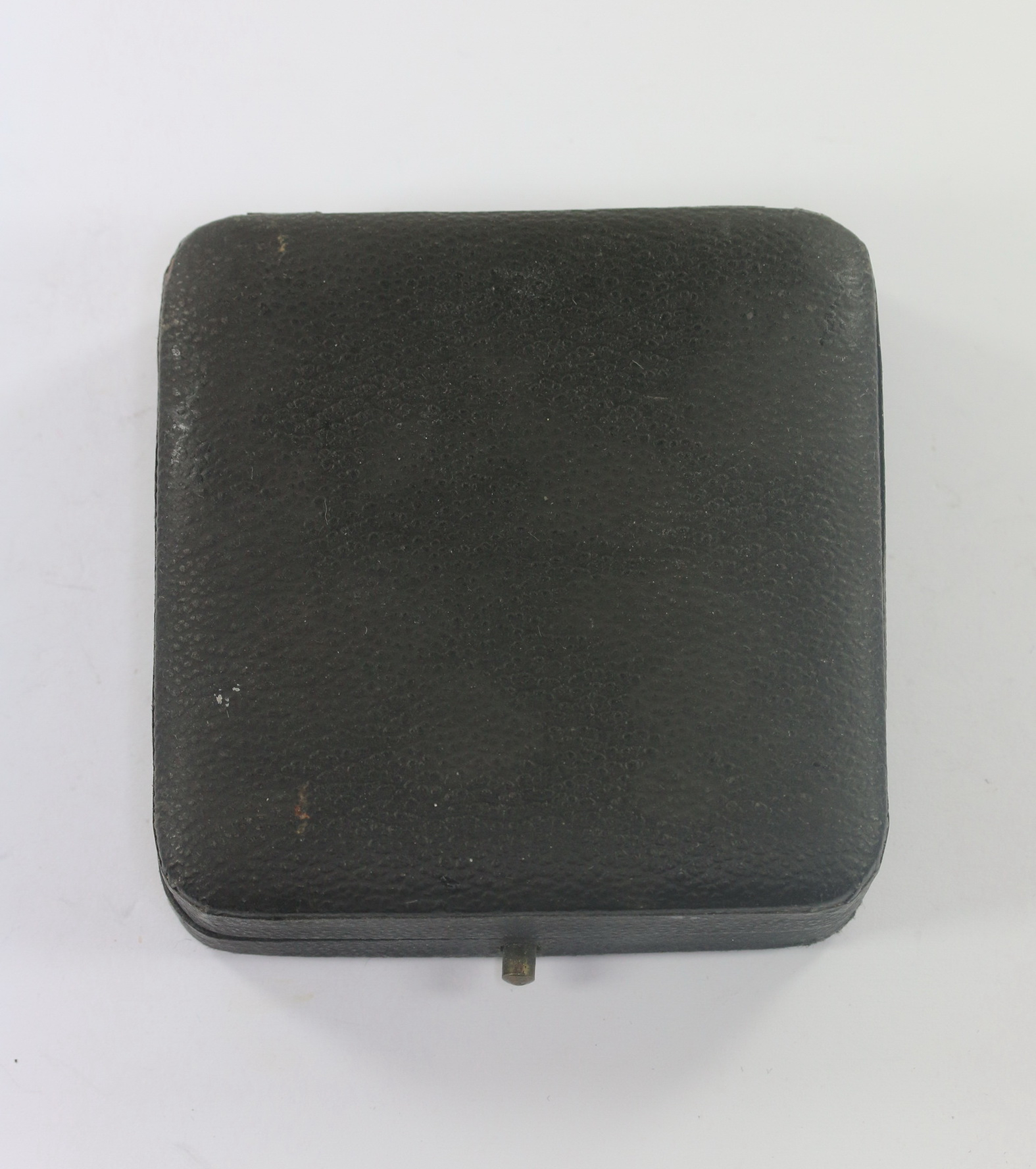 LDO Etui, Eisernes Kreuz 1. Klasse 1939, an Schraubscheibe – Bild 1