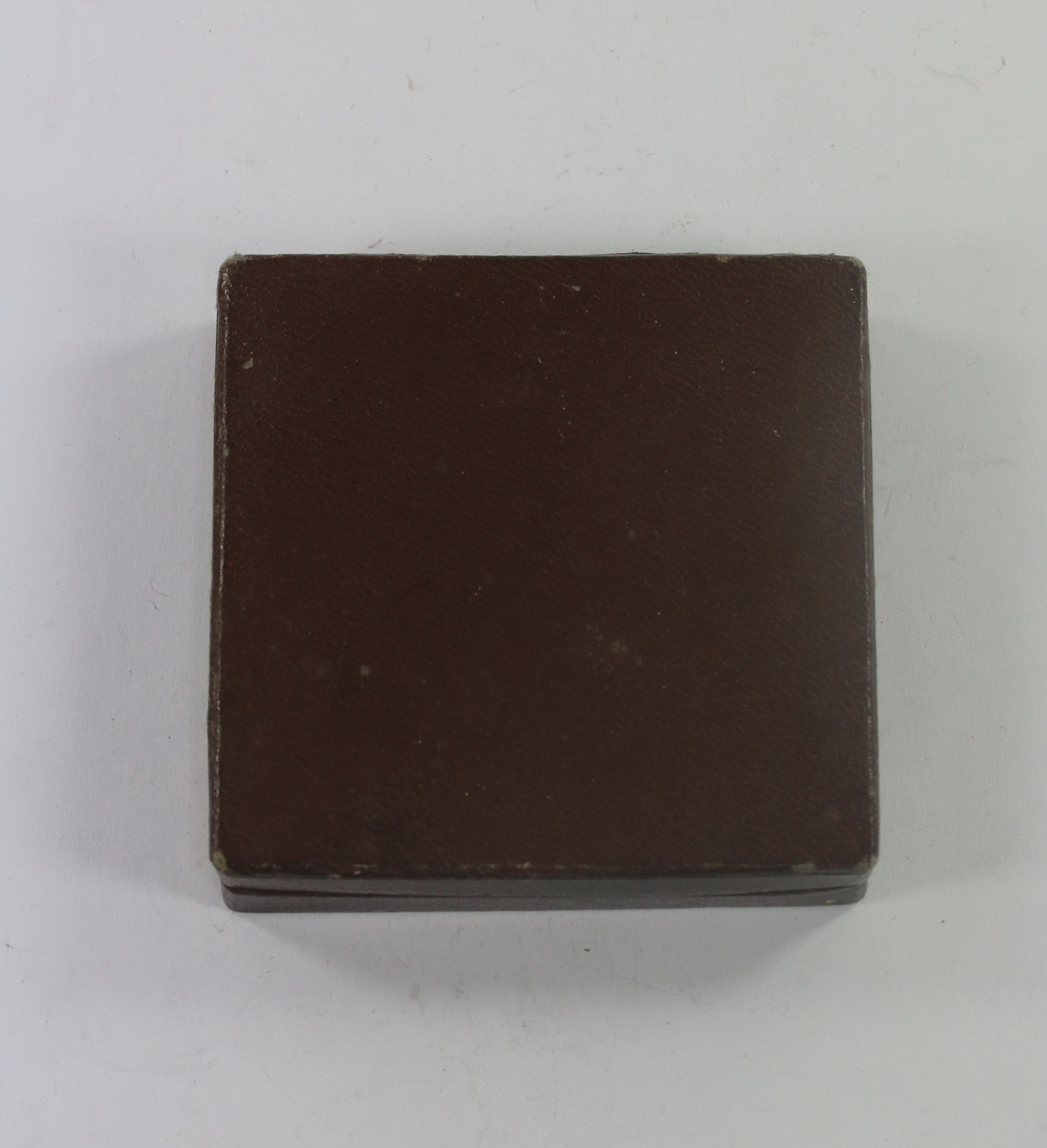 LDO Etui Kriegsverdienstkreuz 2. Klasse, L/18 (B.H. Mayer, Pforzheim) – Bild 1