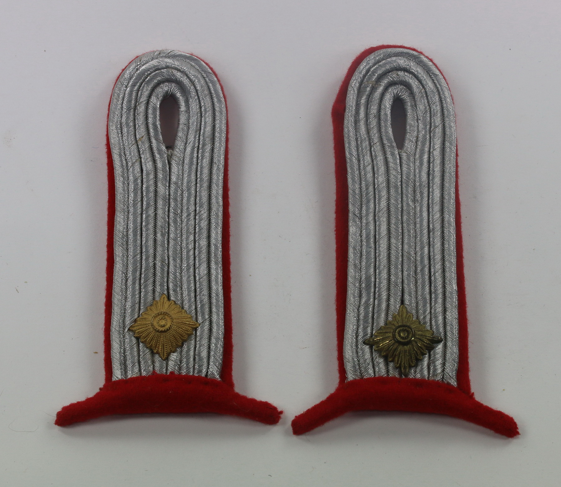 Luftwaffe, Pair of Shoulder Straps for a Senior Lieutenant with Flak. – Bild 1