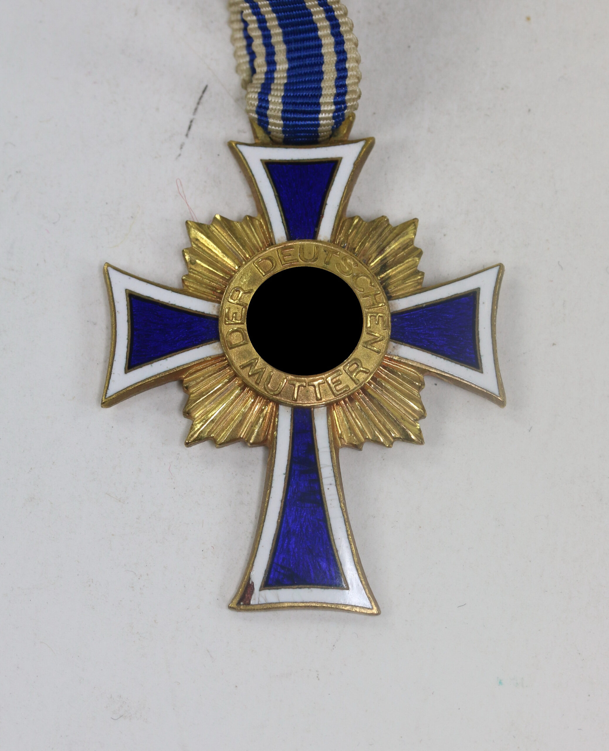 Mutterkreuz in Gold, Ehrenkreuz der Deutschen Mutter – Bild 1