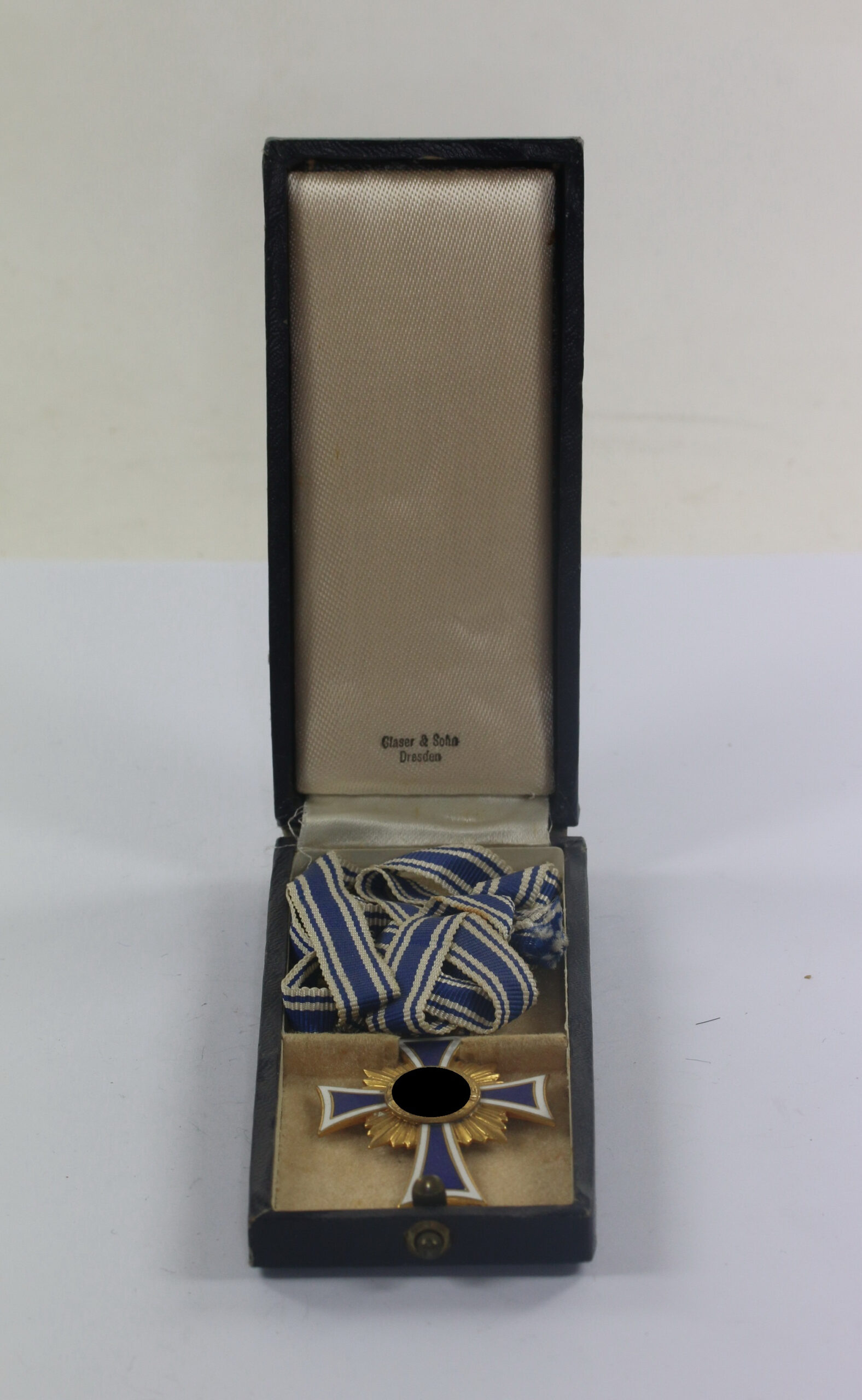 mutterkreuz_in_gold_im_etui_glaser_sohn_dresden_1__1_3 Mutterkreuz in Gold, im Etui, Glaser & Sohn Dresden – Bild 1