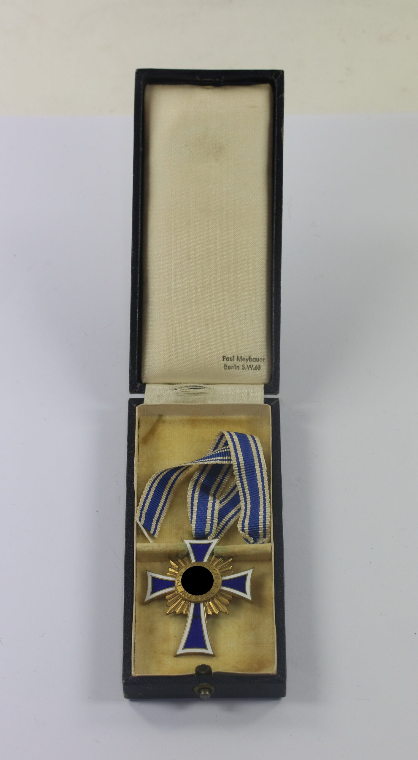Mutterkreuz in Gold, im Etui Paul Meybauer Berlin S.W. 68 – Bild 1