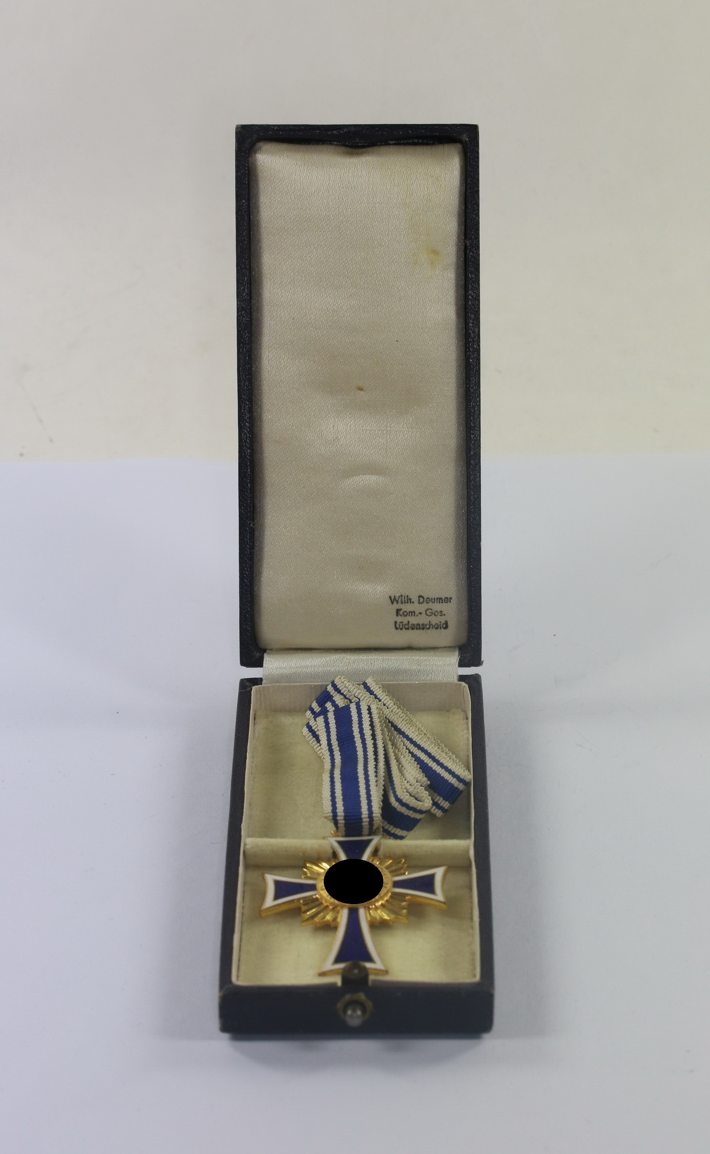 Mutterkreuz in Gold, im Etui Wilh. Deumer Kom.Ges. Lüdenschei – Bild 1