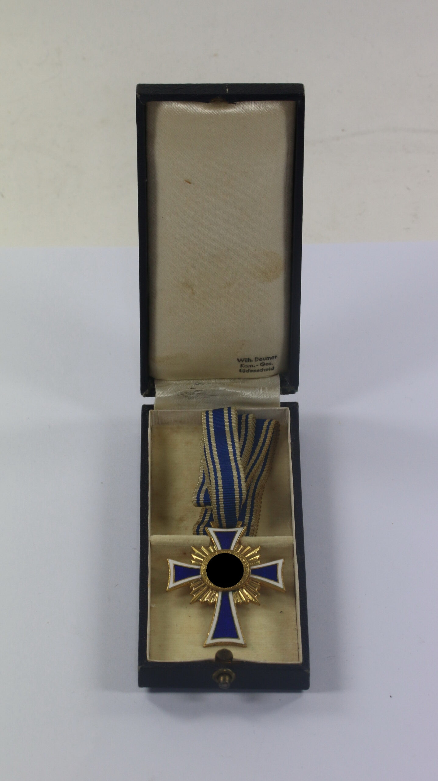 mutterkreuz_in_gold_im_etui_wilh Mutterkreuz in Gold, im Etui Wilh. Deumer Kom.-Ges. Lüdenscheid – Bild 1