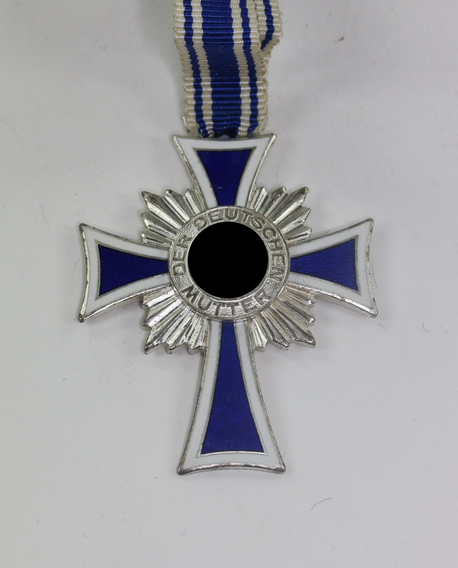 Mutterkreuz in Silber, Ehrenkreuz der Deutschen Mutter – Bild 1