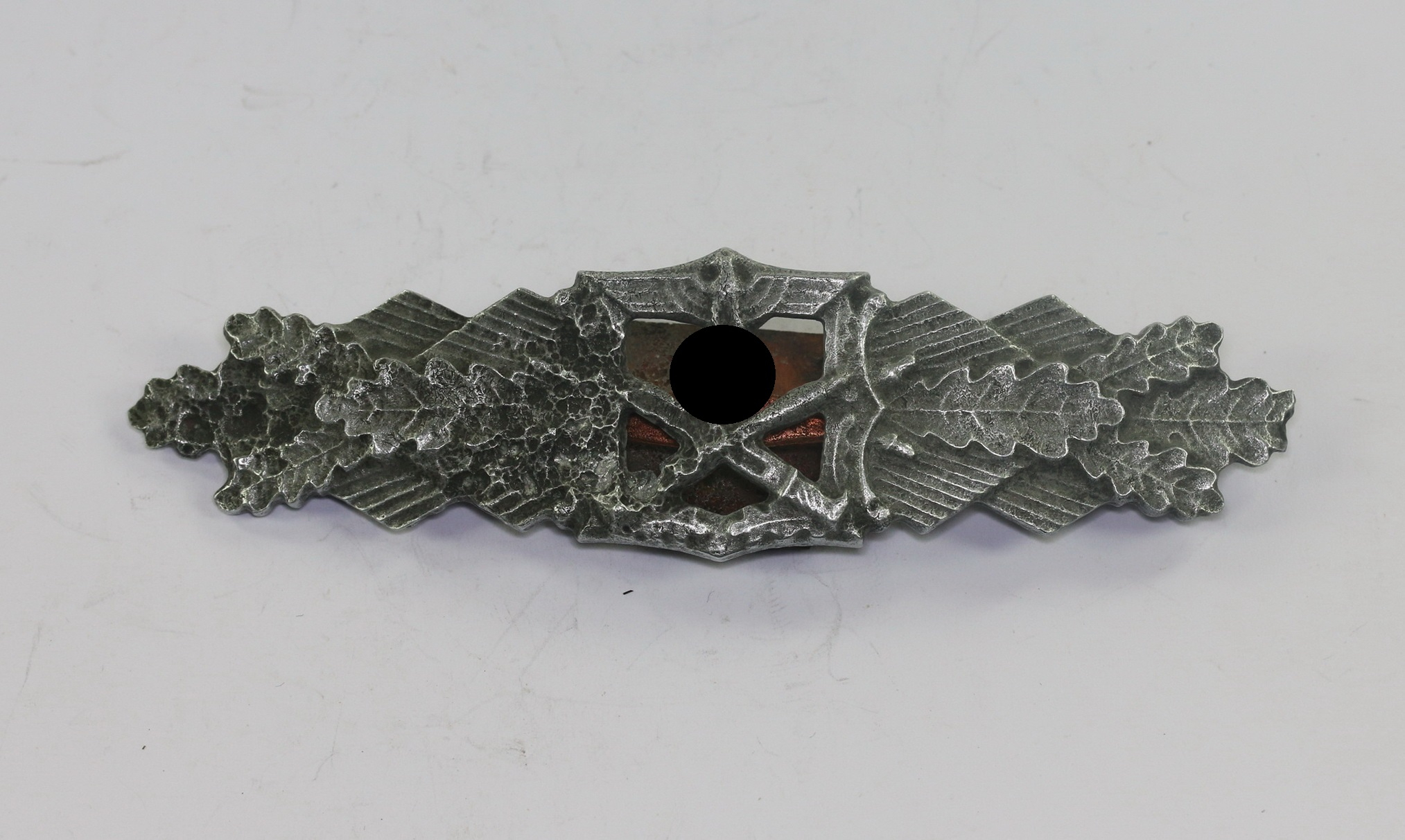 Bronze Close Combat Clasp. Maker A.G.M.u.K. Gablonz (Arbeits Gemeinschaft Metalle und Kunsstoffe) – Bild 1