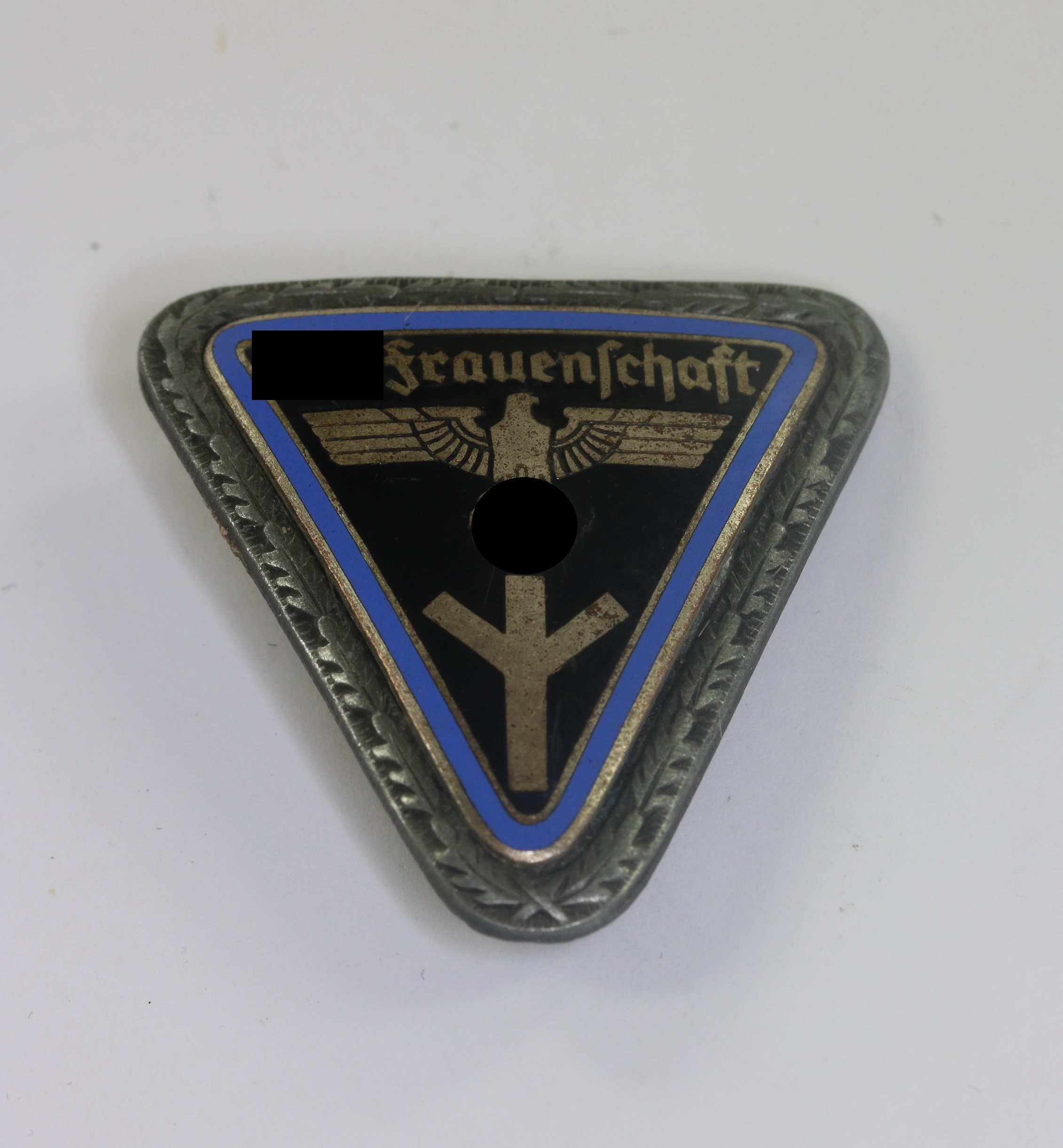 ns_frauenschaft_ortsfrauenschaftlerin_eichenlaub_rand_hst NS Womens Association, Ortsfrauenschaftlerin (Oak Leaf Wreath), Maker RZM M1/120 (Wilhelm Deumer, Lüdenscheid) – Bild 1