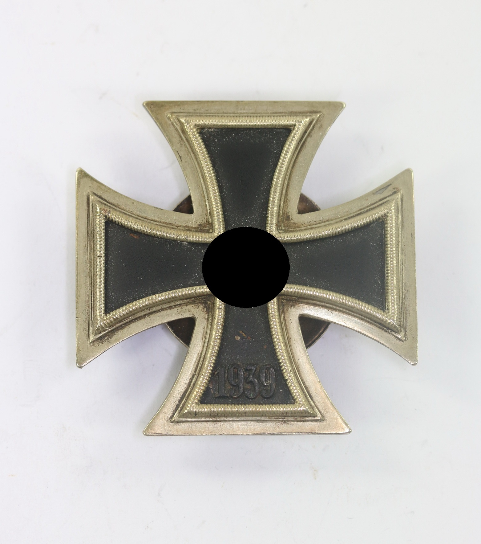 Iron Cross 1st Class 1939 on Screwback. Maker L/12 (C.E. Juncker, Berlin) – Bild 1