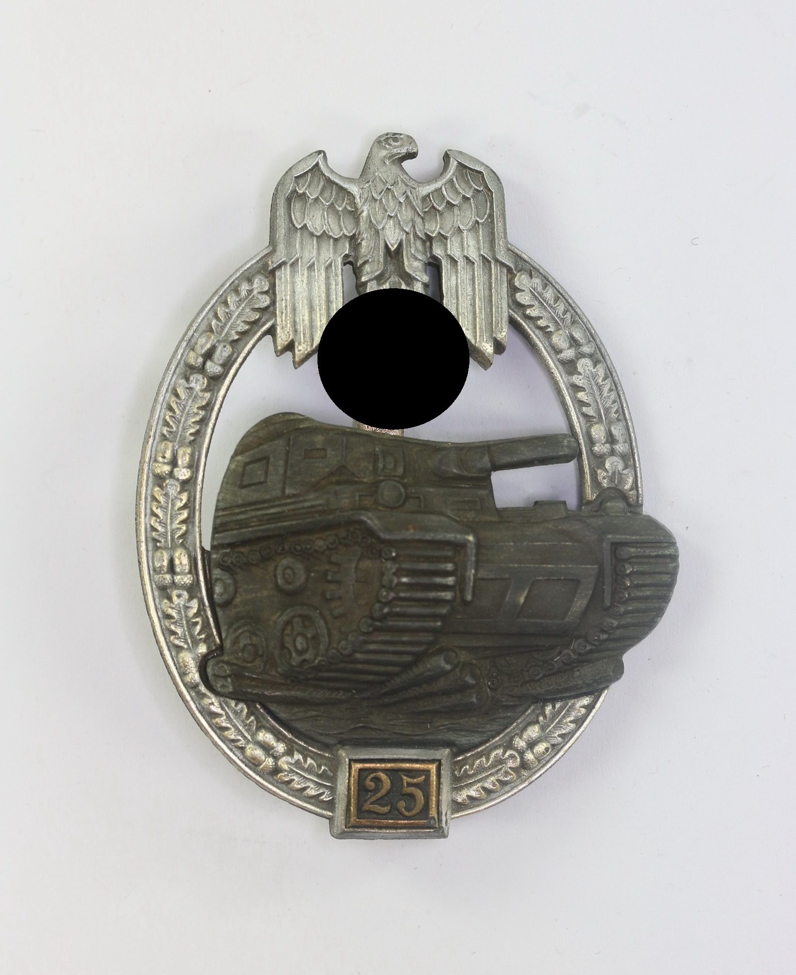 panzerkampfabzeichen_in_silber_mit_einsatzzahl_25_hst Silver Panzer Assault Badge with Number Box 25. MakerJFS, Hauptmann Neuendorf – Bild 1