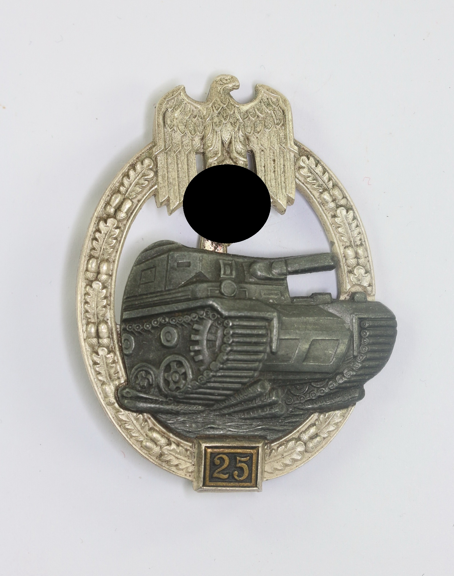 Panzerkampfabzeichen in Silber mit Einsatzzahl 25, Josef Feix & Söhn, Gablonz  (JFS) – Bild 1