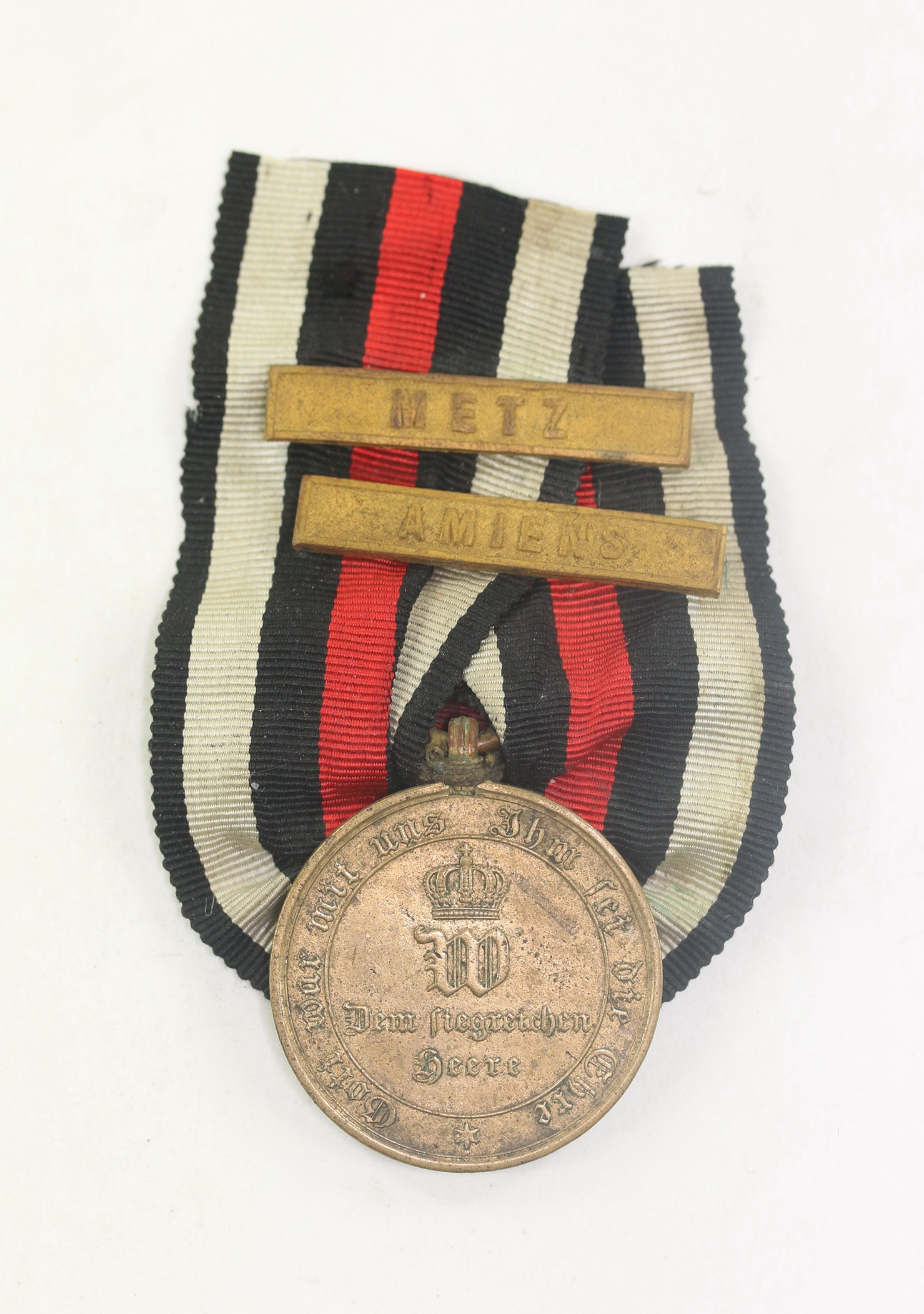 preu_en_kriegsdenkm_nze_f_r_k_mpfer_1870_mit_2_gefechtsspangen__ranschrift_aus_erobertem_geschuetz_1_ Preußen, Kriegsdenkmünze für Kämpfer 1870, mit 2 Gefechtsspangen - Ranschrift AUS EROBERTEM GESCHUETZ – Bild 1