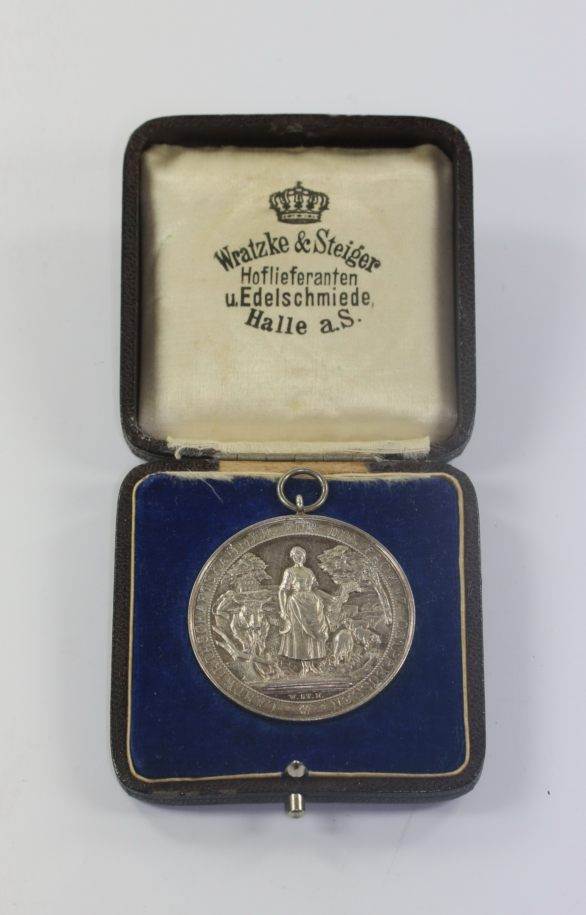 Prussia, Cased Medal of the East Prussian Provincial Chamber of Agricultural Commerz for Loyal Service.  – Bild 1