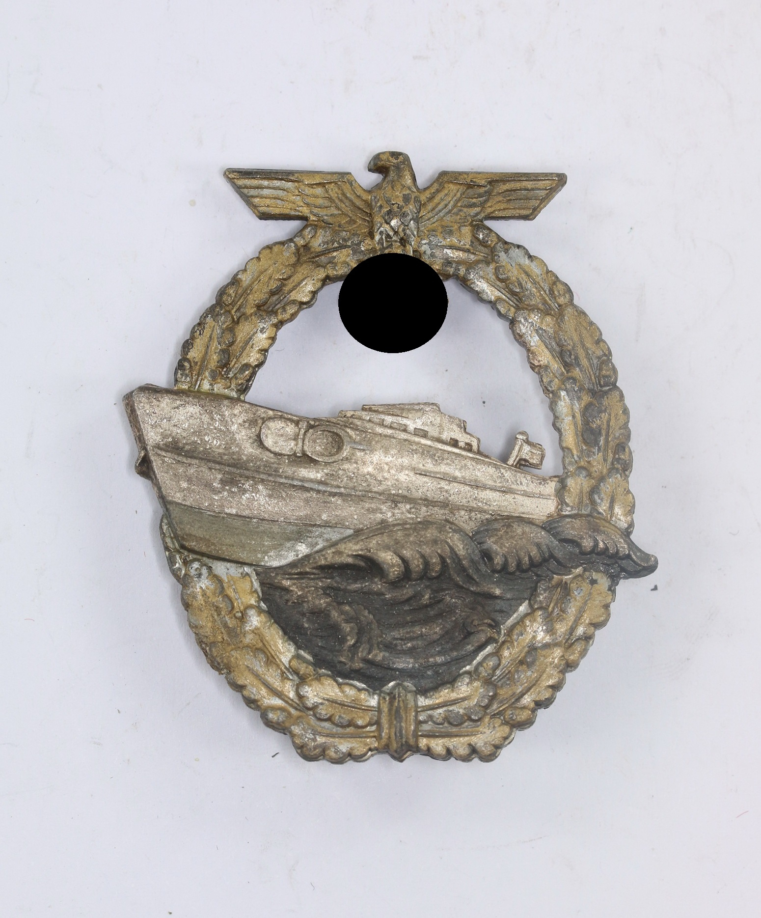 schnellboot_kriegsabzeichen_2 2nd Pattern Torpedo Boat War Badge. Maker Schwerin Berlin und FEC. W.E. Peekhaus Berlin – Bild 1