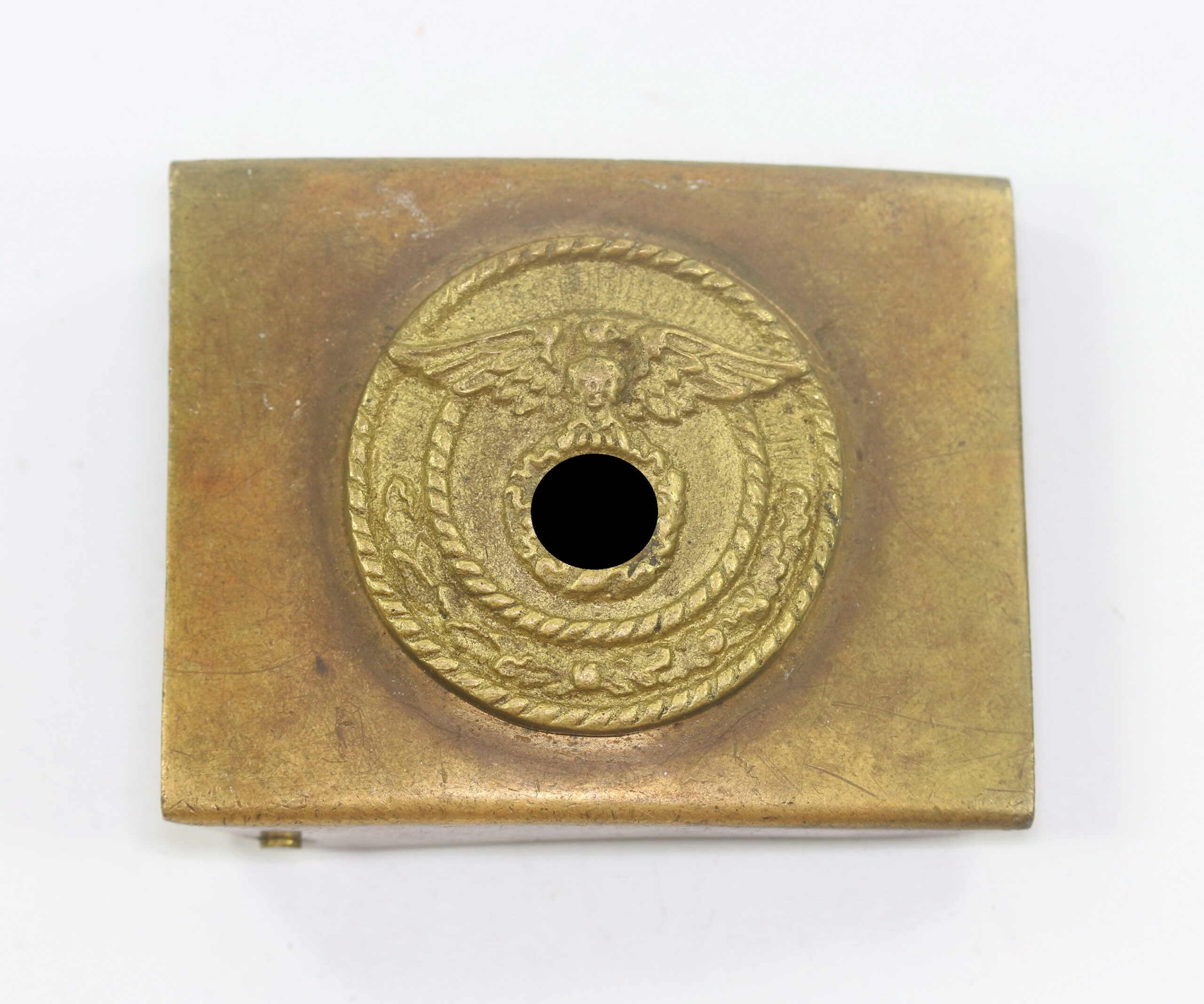 Sturmabteilung (SA), frühes Koppelschloss, mit auf der Spitze stehendem Hakenkreuz – Bild 1