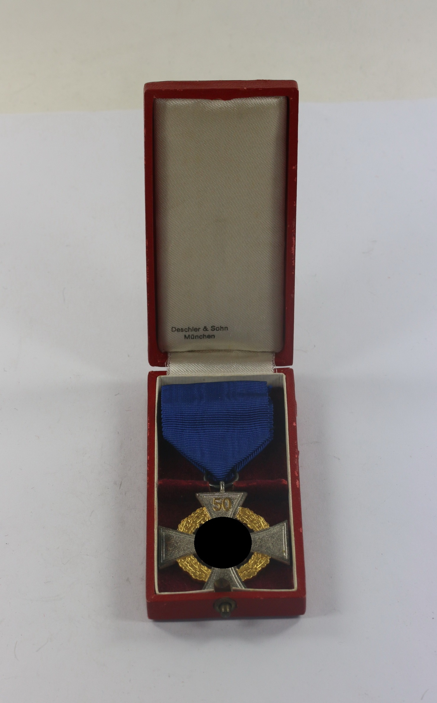 treudienstehrenzeichen_f_r_50_jahre_sonderstufe_im_etui_deschler_sohn__f_r_treue_arbeit_1__3 Cased Special Class of the Civil Loyal Service Cross for 50 Years. – Bild 1