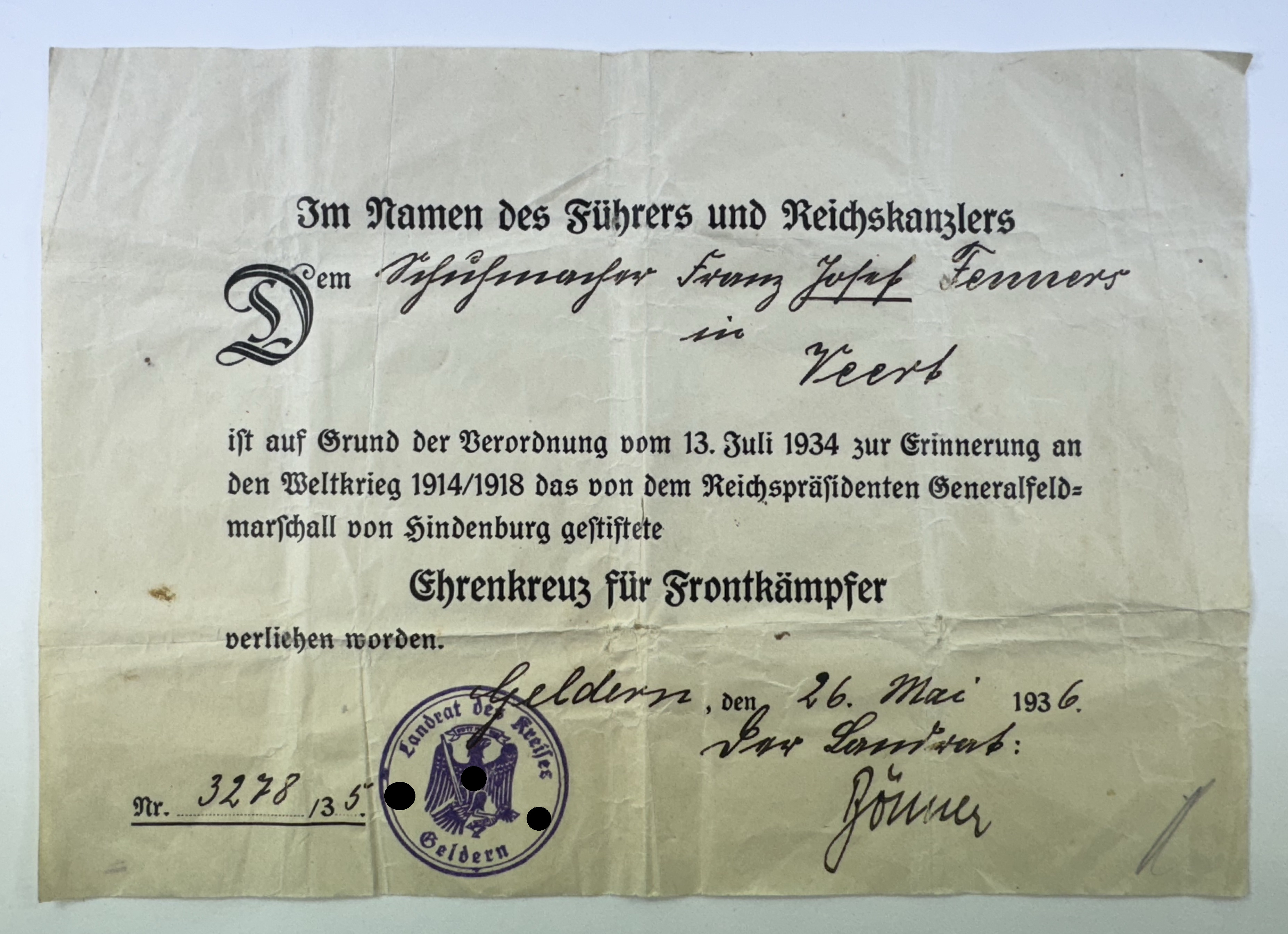 urkunde_ehrenkreuz_f_r_frontk_mpfer_8 Document for the Hindenburg Cross for Combatants. – Bild 1