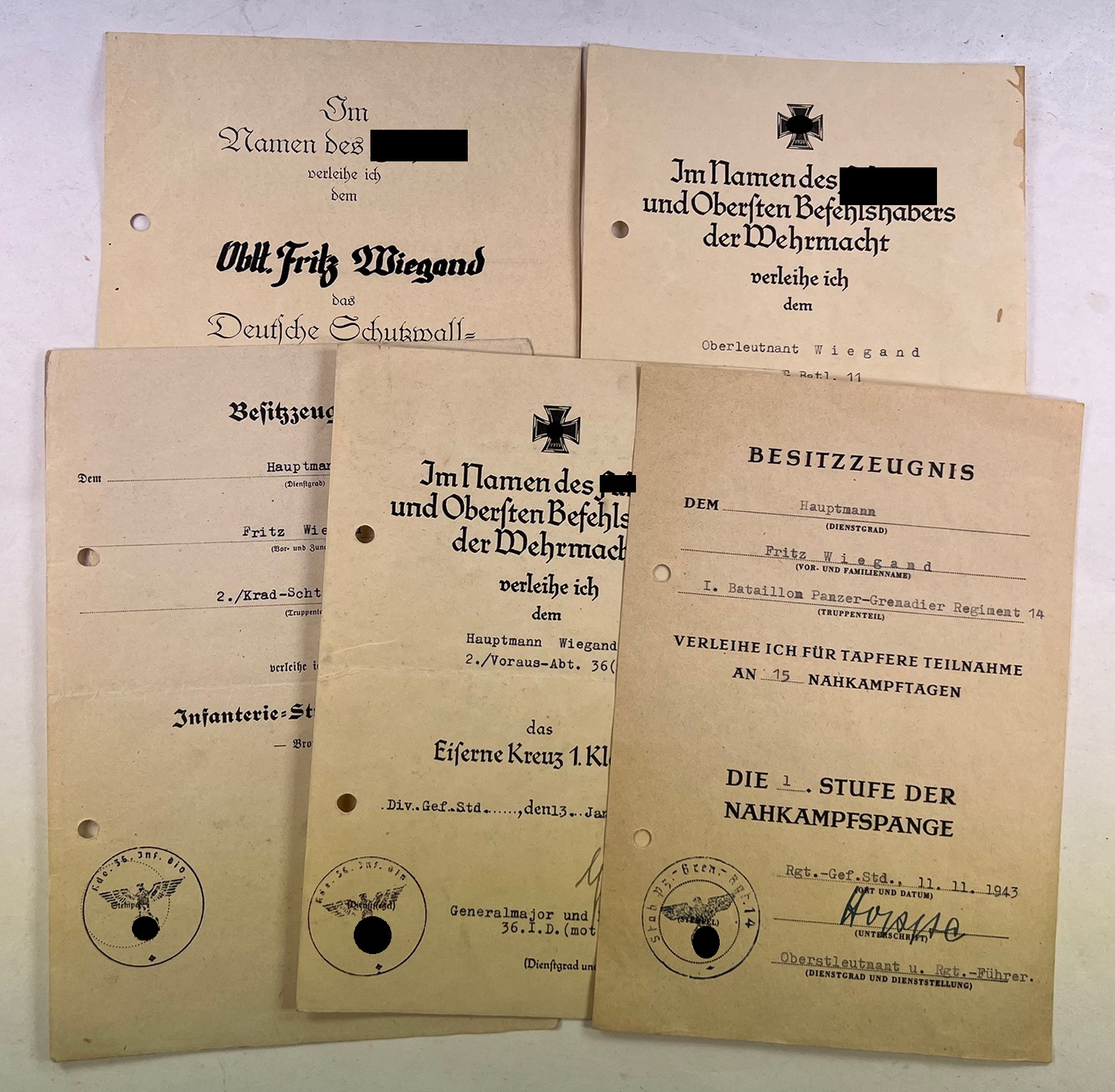 urkunden_gruppe_nahkampfspange_deutsches_kreuz_in_gold_1__1 Urkunden Gruppe Nahkampfspange (Deutsches Kreuz in Gold) – Bild 1
