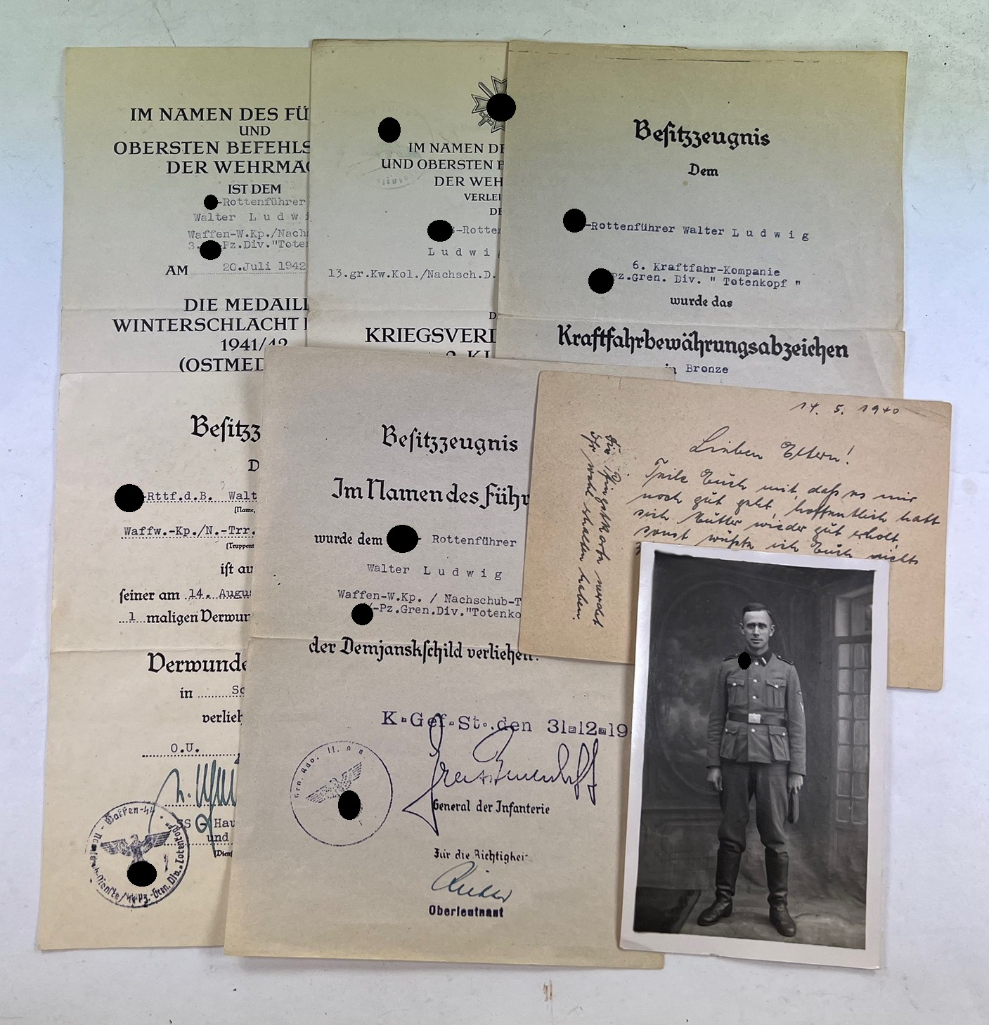 urkunden_gruppe_waffen_ss_division_totenkopf_1__3 Document Group, Waffen SS Division Totenkopf – Bild 1