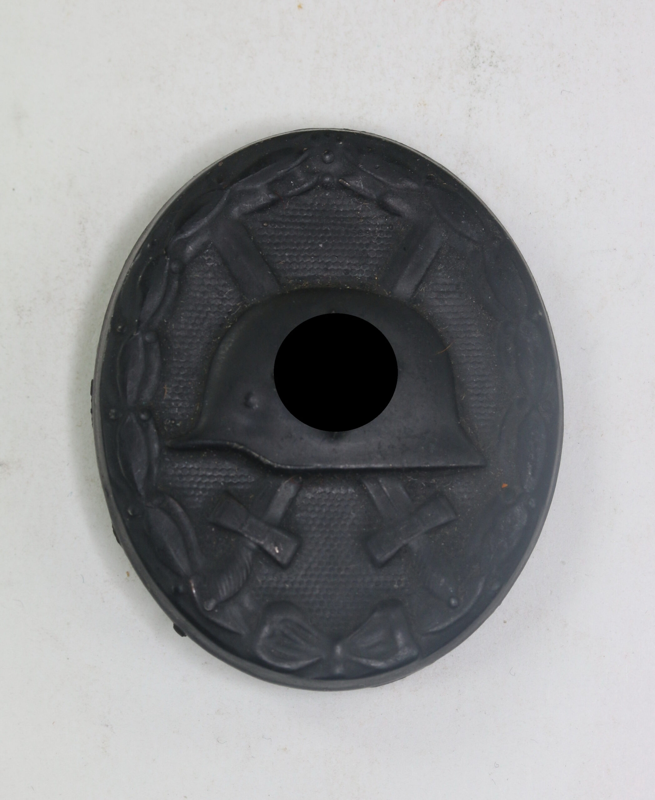 verwundetenabzeichen_in_schwarz_1939_hst Verwundetenabzeichen in Schwarz 1939, Hst. FK, (Fritz Kohm, Pforzheim) – Bild 1