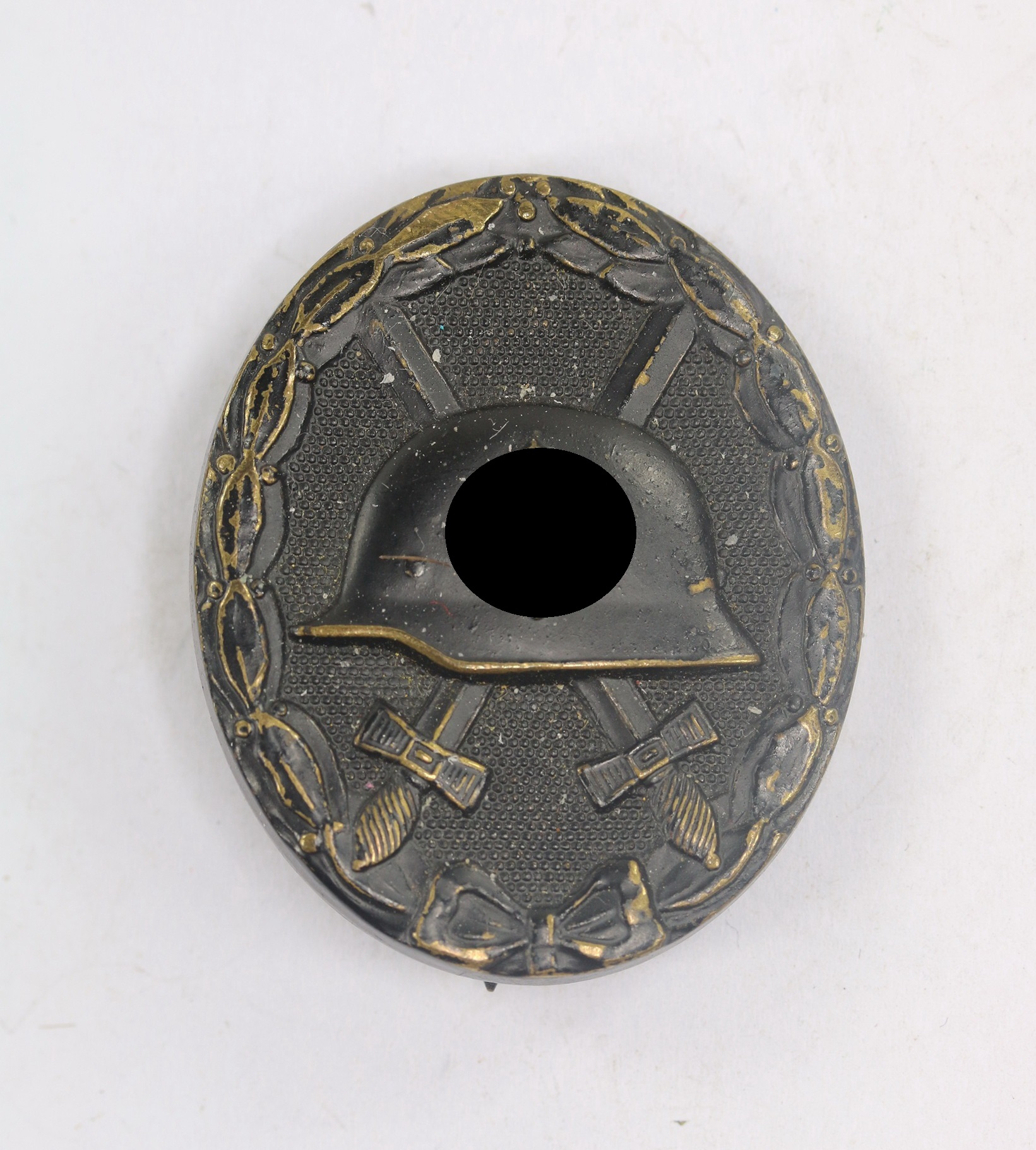 Verwundetenabzeichen in Schwarz 1939, Hst. L/18 (B.H. Mayer, Pforzheim), Buntmetall – Bild 1
