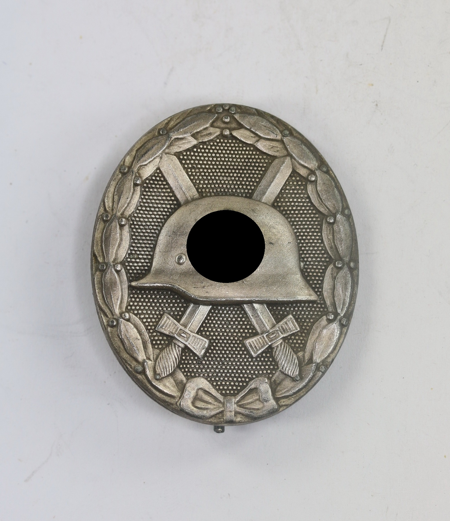 Verwundetenabzeichen in Silber 1939, Hst. 30 (Hauptmünzamt Wien) – Bild 1