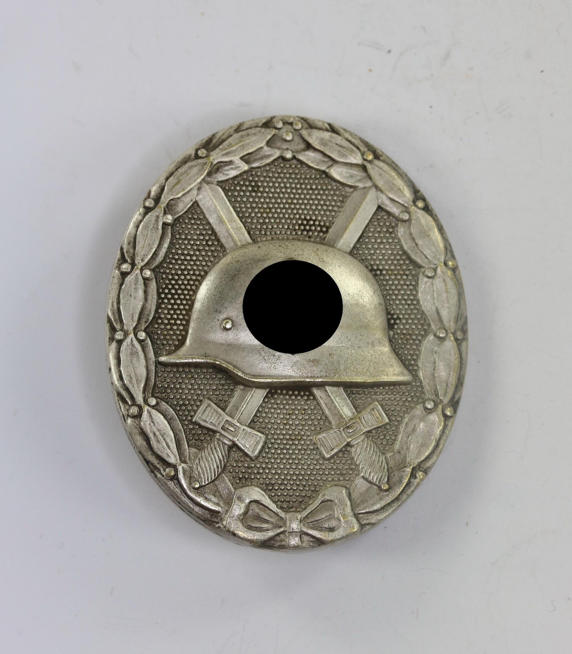 Verwundetenabzeichen in Silber 1939, Hst. 30 (Hauptmünzamt Wien) – Bild 1