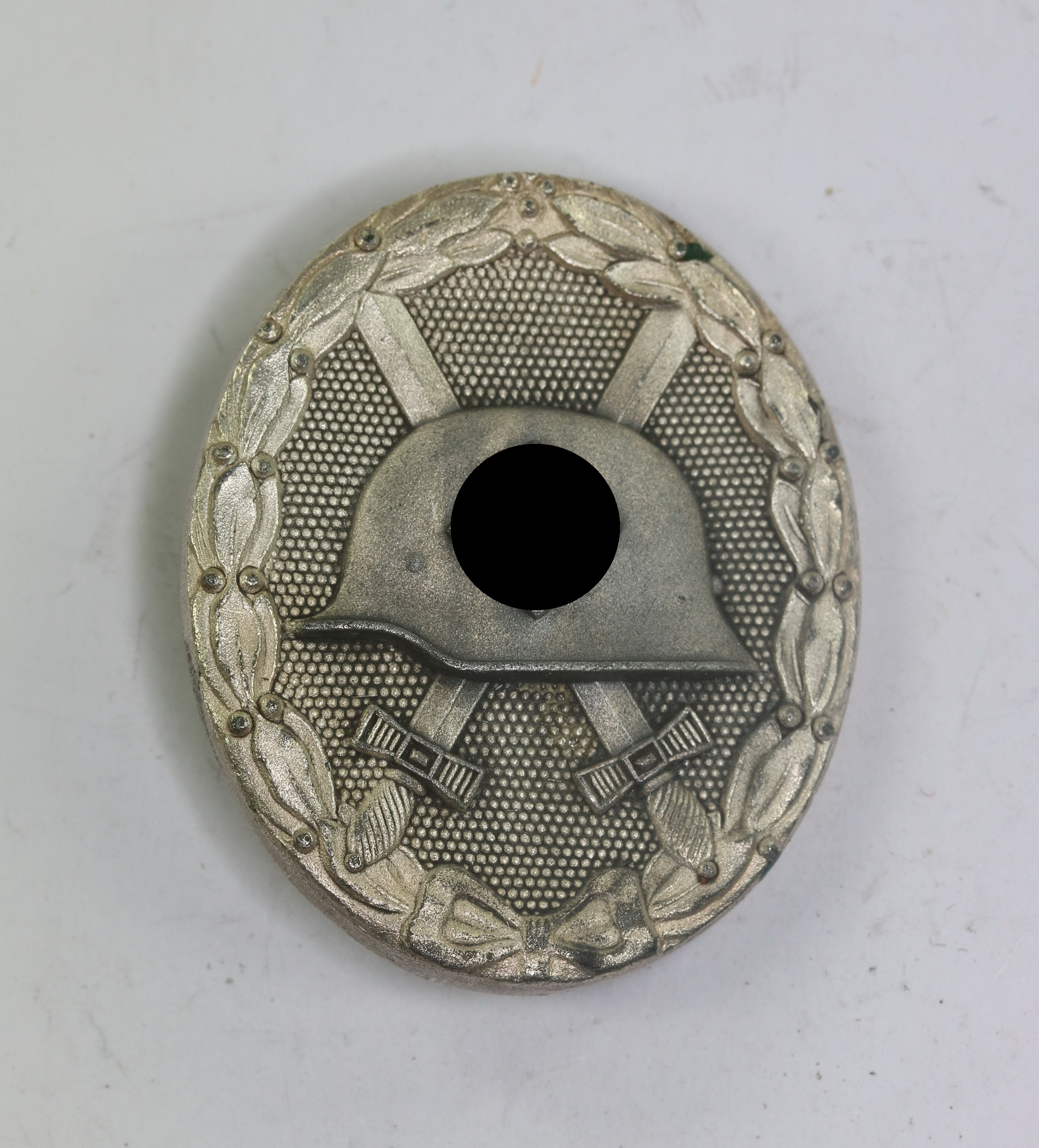 Verwundetenabzeichen in Silber 1939, Hst. 65 (Klein & Quenzer, Oberstein) – Bild 1