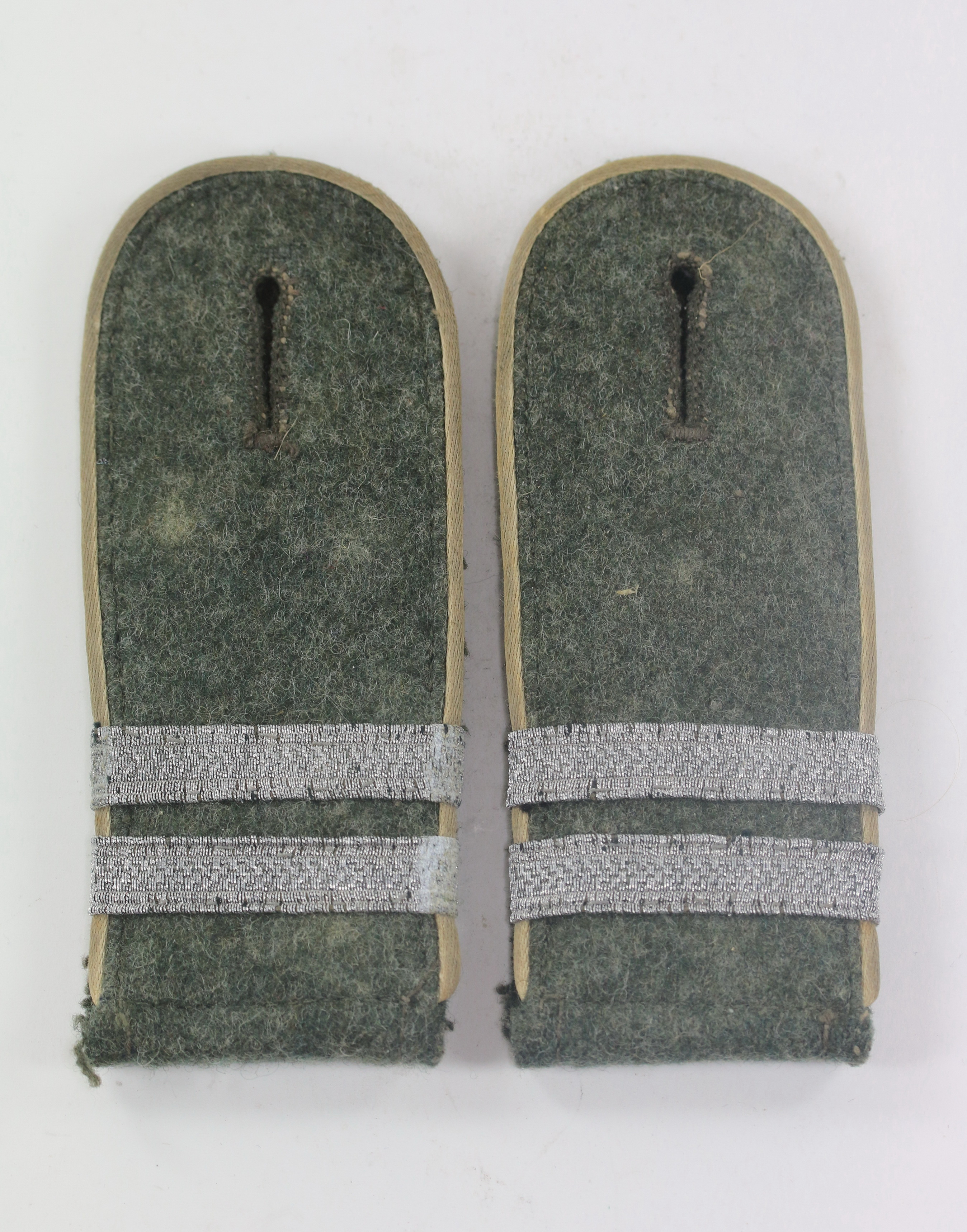 Pair of Shoulder Straps for an Enlisted Trainee Infantry Officer.  – Bild 1