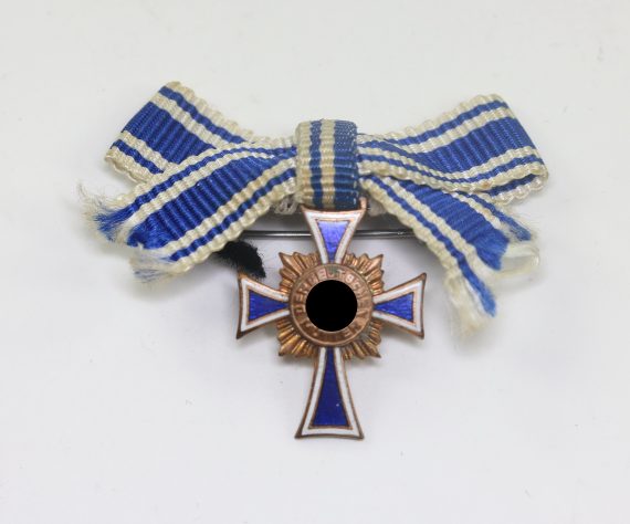 16_mm_miniatur_mutterkreuz_in_bronze_an_schleife_hst
