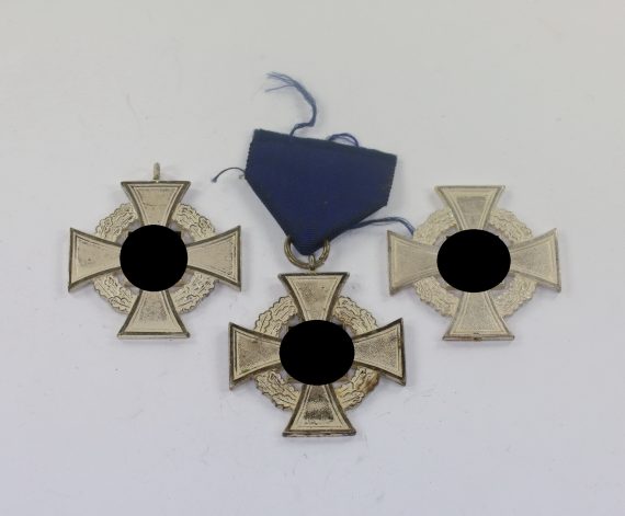 3_x_treudienstehrenzeichen_in_silber_1__1_4nd