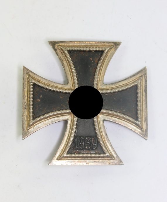 Eisernes Kreuz 1. Klasse 1939, Hst. L54, auf der Nadel (!) (1)