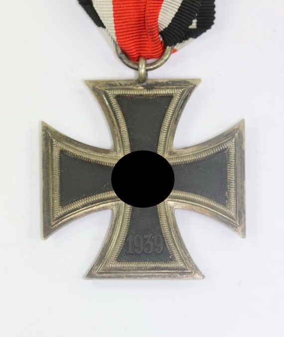Eisernes Kreuz 2. Klasse 1939, Hst. 122 (J.J. Stahl, Strassburg) (1)