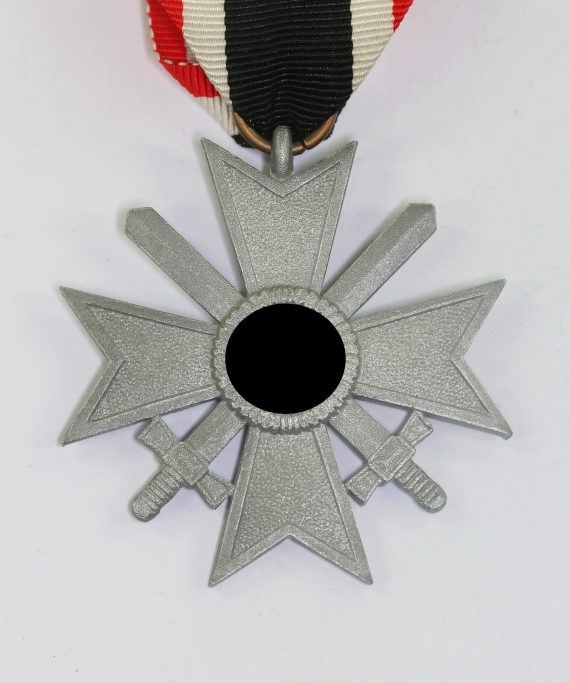 Kriegsverdienstkreuz 2. Klasse mit Schwertern, Hst. 45 (Franz Jungwirth, Wien) (1)