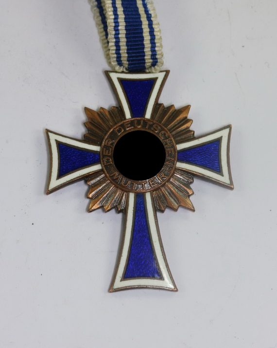 Mutterkreuz in Bronze, Ehrenkreuz der Deutschen Mutter (1)