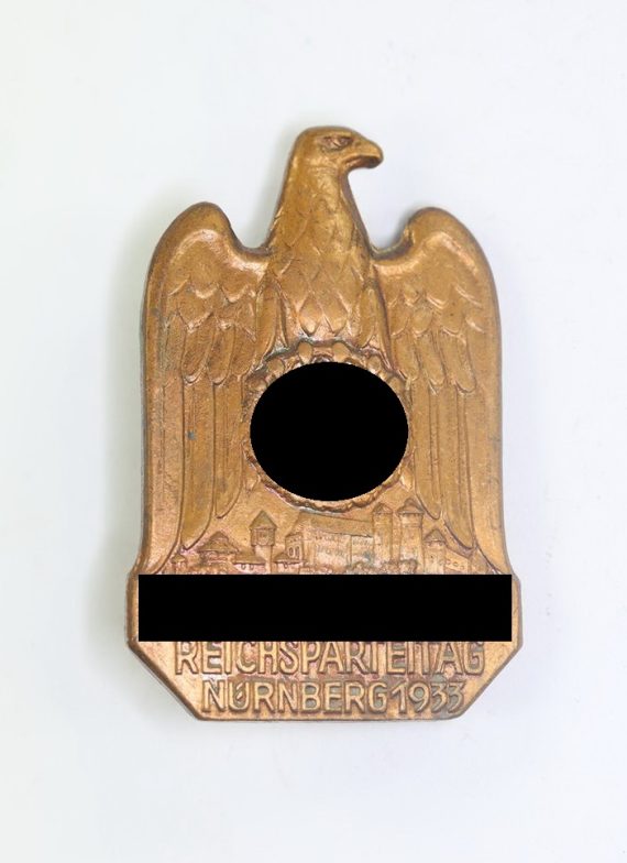 NSDAP, Abzeichen Reichsparteitag 1933 (Buntmetall massiv) (1)