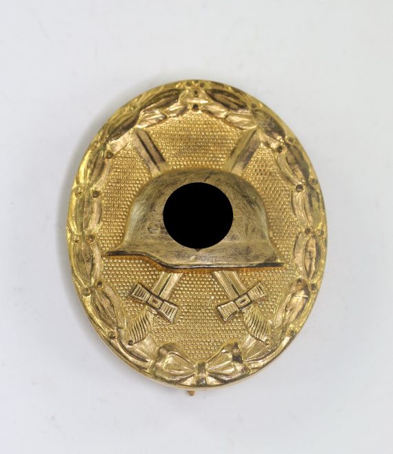 Verwundetenabzeichen in Gold 1939, Hst. 30, breite Nadel (1)