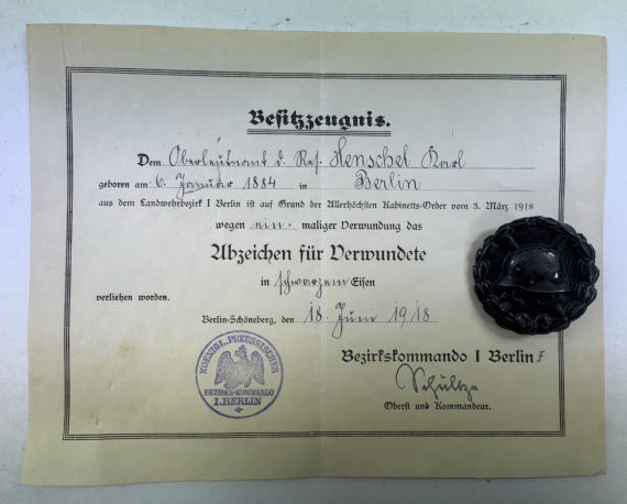 Verwundetenabzeichen in Schwarz 1918 + Besitzzeugnis Beszirkskommando I Berlin (1)
