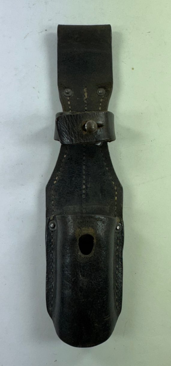 Wehrmacht Heer, Kavallerie Koppelschuh für das Seitengewehr, Hst. G. Singer Klattau (1)