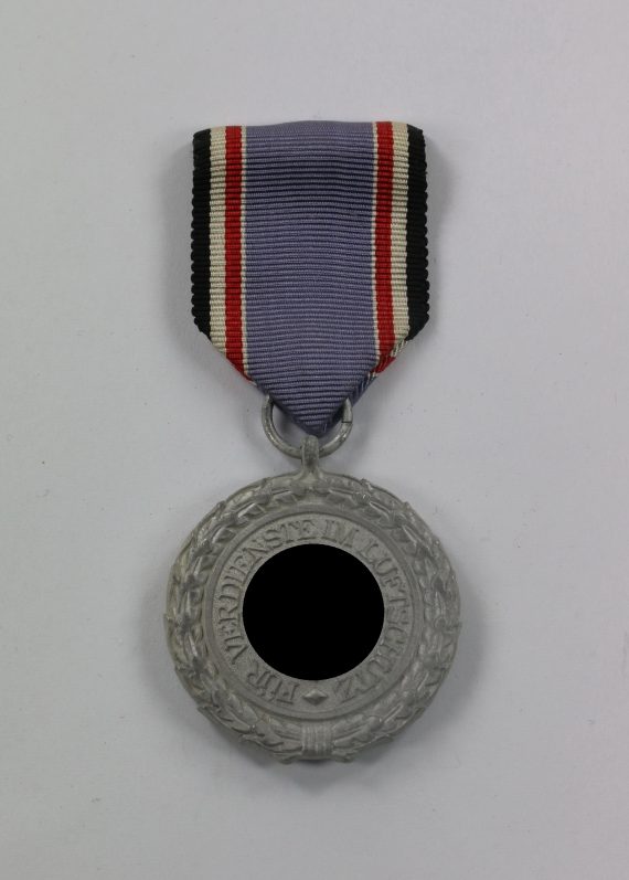 _luftschutzehrenzeichen_2