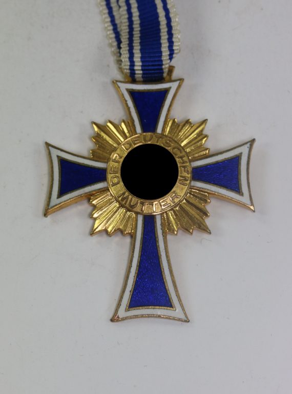 _mutterkreuz_in_gold_ehrenkreuz_der_deutschen_mutter_1__1