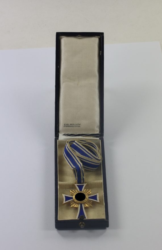 _mutterkreuz_in_gold_im_etui_carl_poellath_schrobenhausenobb_1__1_4nd