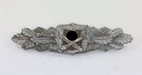 _nahkampfspange_in_silber_six_dot_1__1