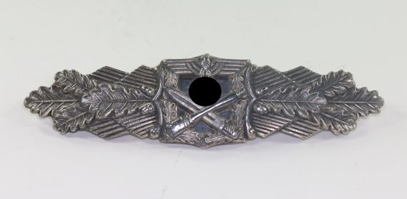 _nahkampfspange_in_silber_six_dot_variante_1__1