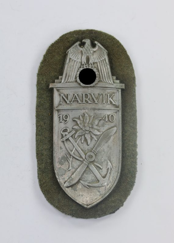 _narvik_schild_auf_heeresstoff_c