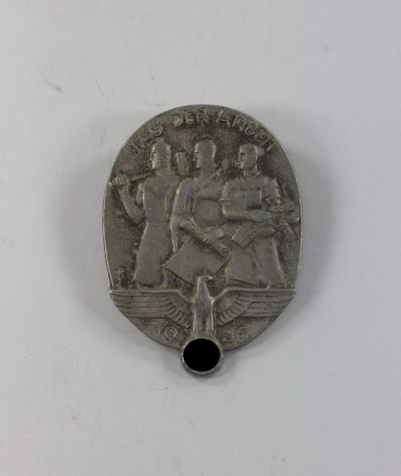 abzeichen_tag_der_arbeit_1935_hst