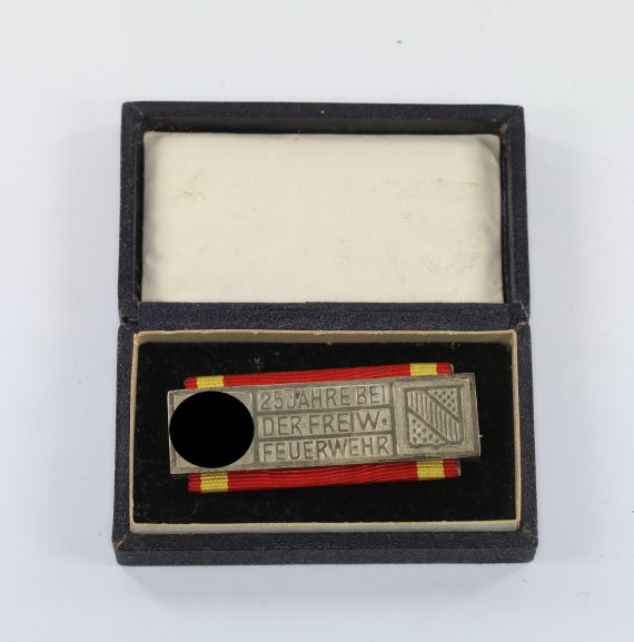 badisches_ehrenzeichen_f_r_25_j_hrige_dienste_bei_der_freiwilligen_feuerwehr_im_etui_1__1