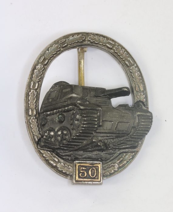 brd_panzerkampfabzeichen_in_silber_mit_einsatzzahl_50_1957_steinhauer_l_ck_l_denscheid_1_