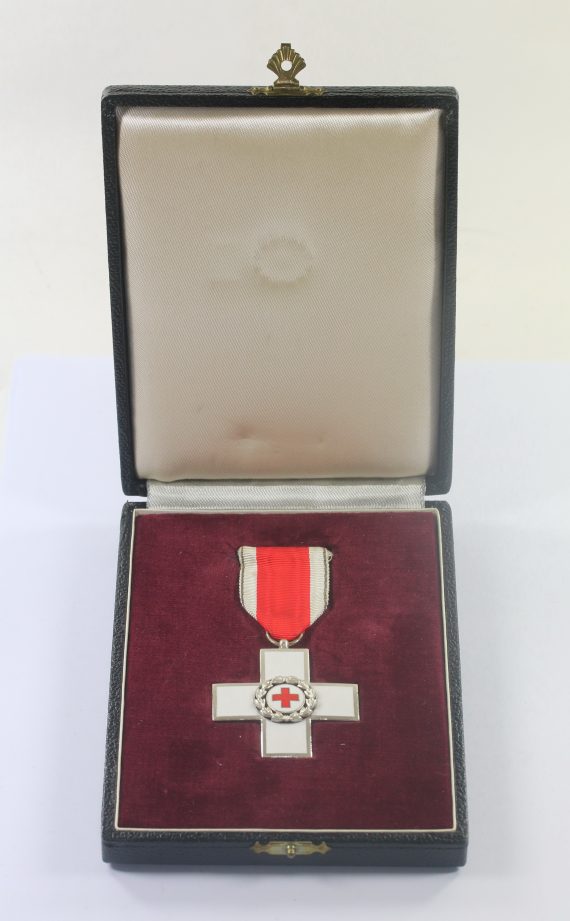 brd_rotkreuz_ehrenzeichen_2