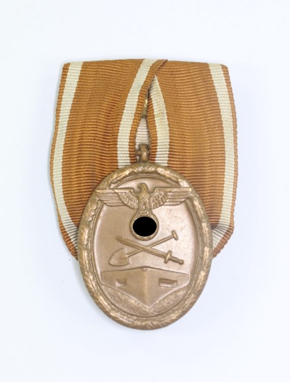 deutsches_schutzwall_ehrenzeichen_an_einzelspange_1__4