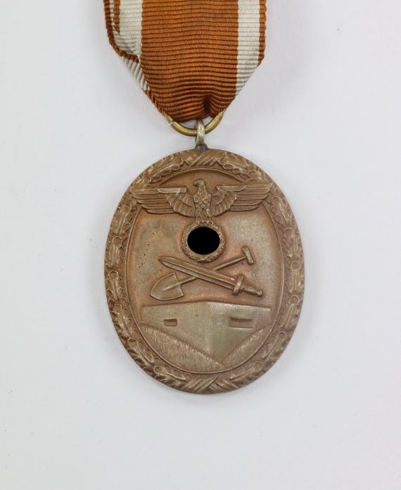 deutsches_schutzwall_ehrenzeichen_f_r_arbeit_zum_schutze_deutschlands_1__1_11